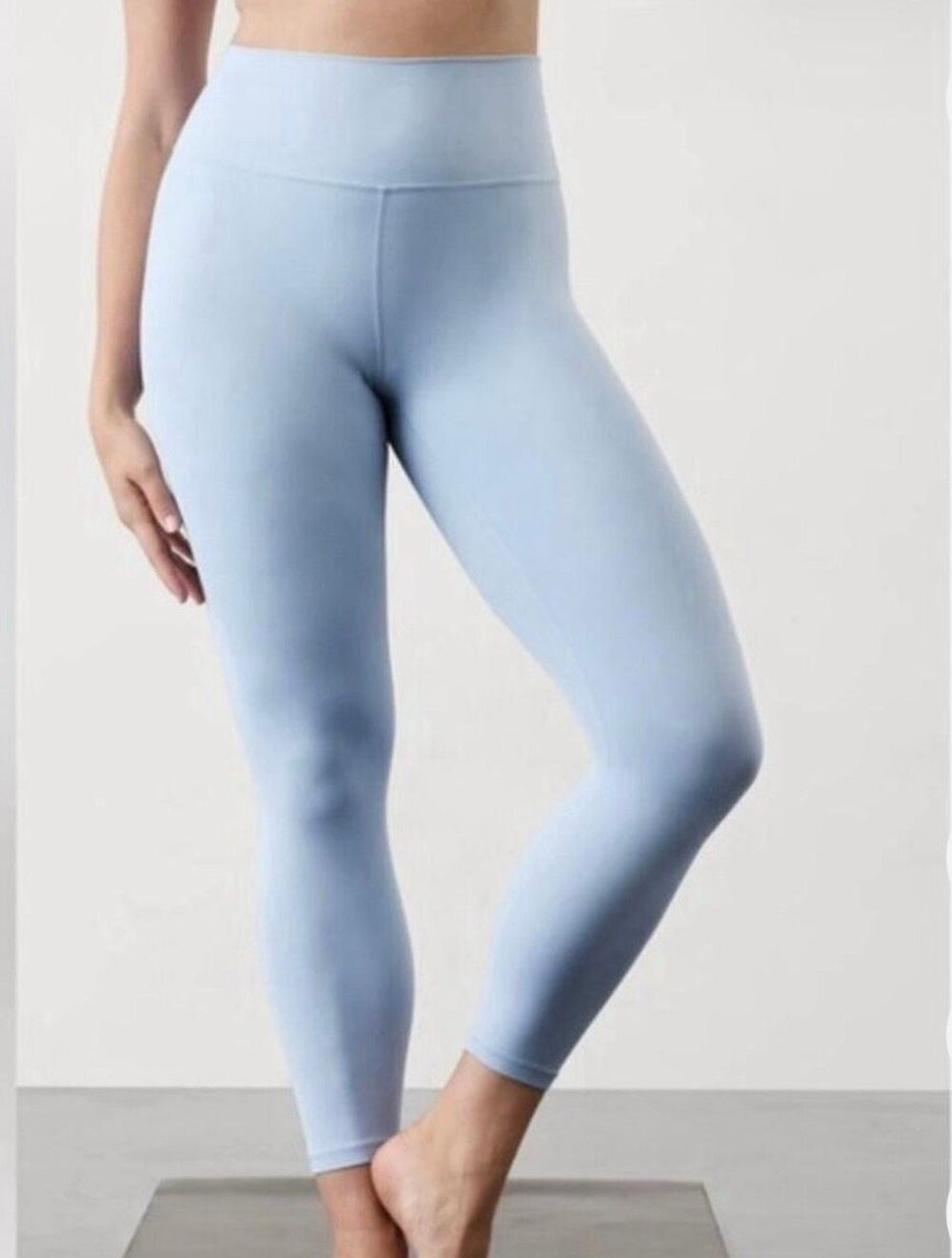 Athleta transcend 7/8 leggings size large sky blue